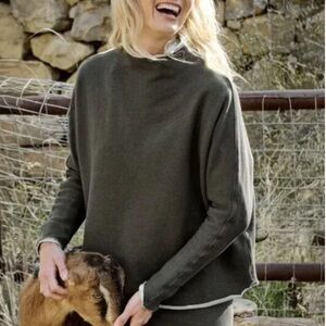 🛑 Frank & Eileen Long Sleeve Funnel Neck Capelet - Charcoal Green (L)